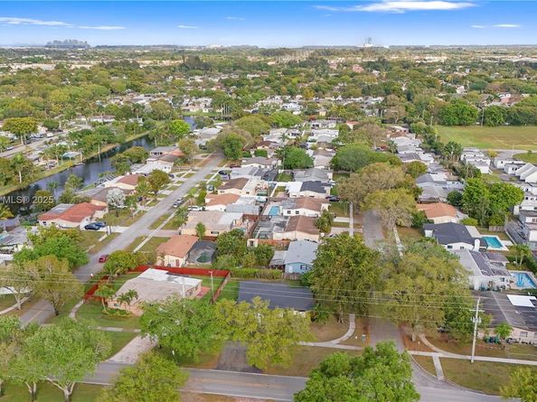 5280 SW 90th Ave, Cooper City FL 33328