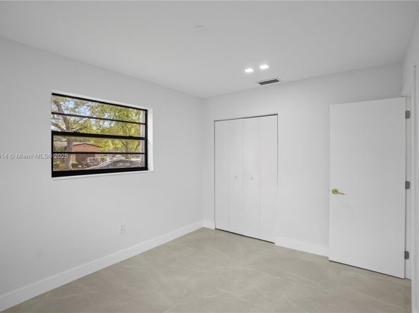 5280 SW 90th Ave, Cooper City FL 33328