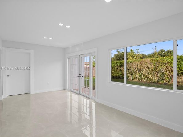 5280 SW 90th Ave, Cooper City FL 33328