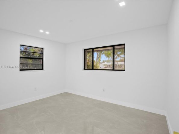 5280 SW 90th Ave, Cooper City FL 33328