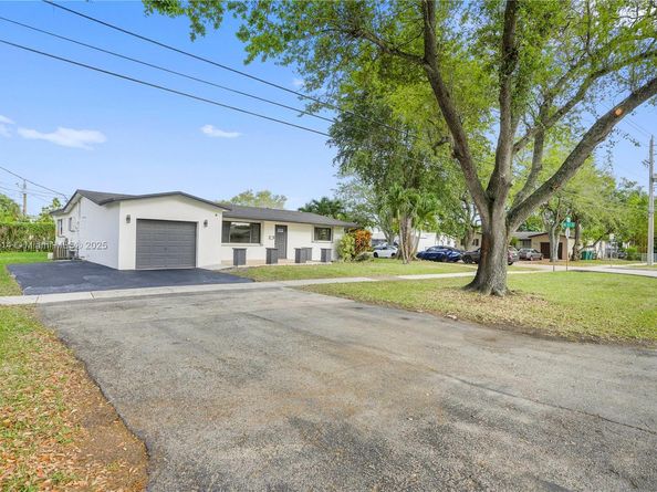 5280 SW 90th Ave, Cooper City FL 33328