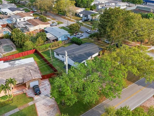 5280 SW 90th Ave, Cooper City FL 33328