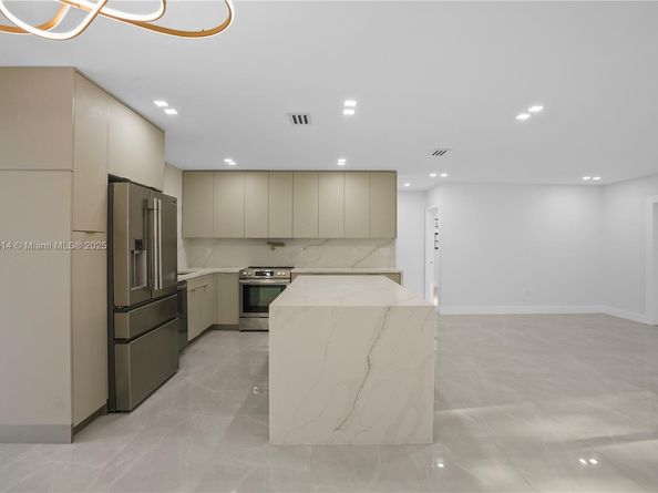5280 SW 90th Ave, Cooper City FL 33328