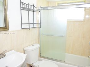 705 NE 2nd St 4, Hallandale Beach FL 33009