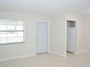 705 NE 2nd St 4, Hallandale Beach FL 33009