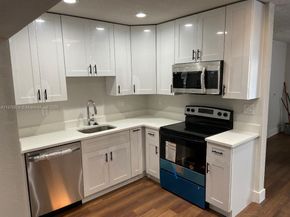 5311 NE 10th Ave, Deerfield Beach FL 33064
