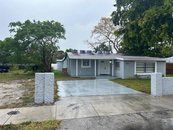 5311 NE 10th Ave, Deerfield Beach FL 33064