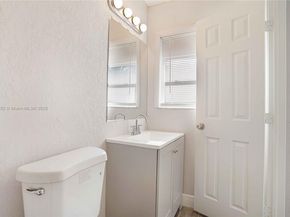 Undisclosed Address #A11895252, Fort Lauderdale FL 33312