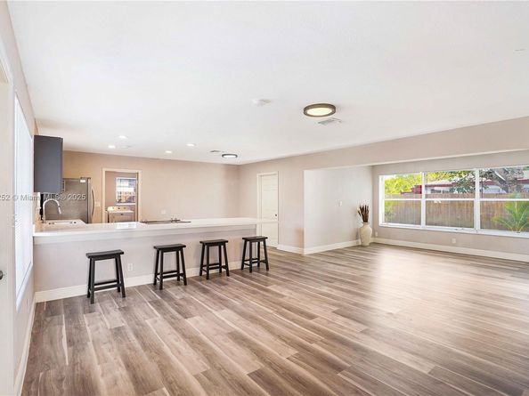 Undisclosed Address #A11895252, Fort Lauderdale FL 33312