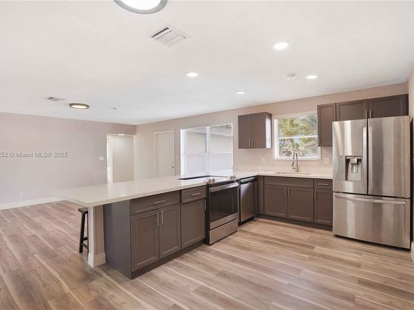 Undisclosed Address #A11895252, Fort Lauderdale FL 33312