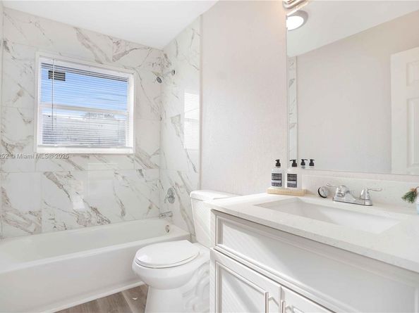 Undisclosed Address #A11895252, Fort Lauderdale FL 33312