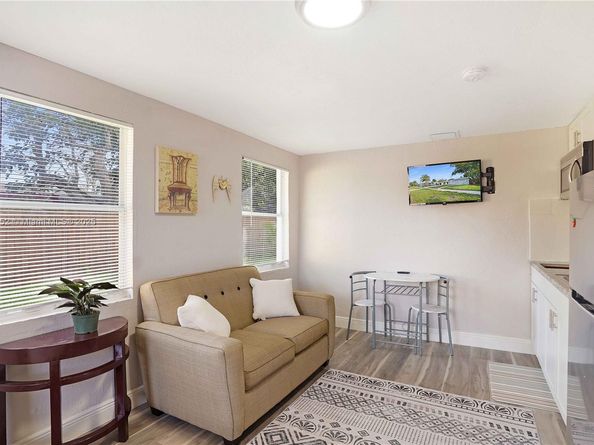 Undisclosed Address #A11895252, Fort Lauderdale FL 33312