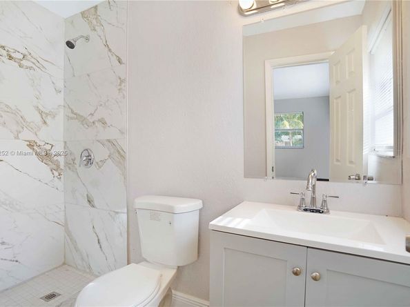 Undisclosed Address #A11895252, Fort Lauderdale FL 33312