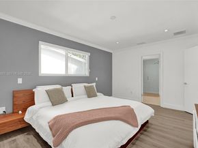 2301 NE 196th St, Miami FL 33180