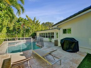 2301 NE 196th St, Miami FL 33180