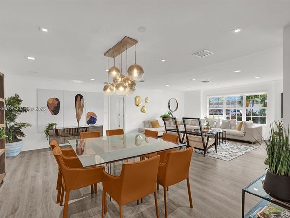 2301 NE 196th St, Miami FL 33180