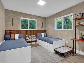 2301 NE 196th St, Miami FL 33180