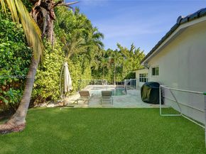 2301 NE 196th St, Miami FL 33180