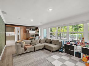 2301 NE 196th St, Miami FL 33180