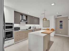 2301 NE 196th St, Miami FL 33180