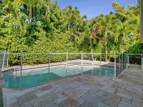 2301 NE 196th St, Miami FL 33180