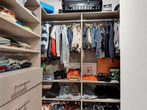 2301 NE 196th St, Miami FL 33180