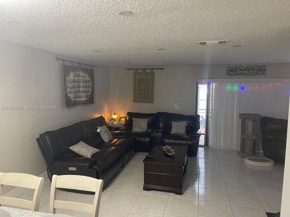 1177 NW 98th Ter 132, Pembroke Pines FL 33024