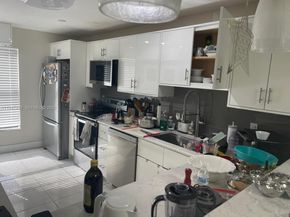 1177 NW 98th Ter 132, Pembroke Pines FL 33024