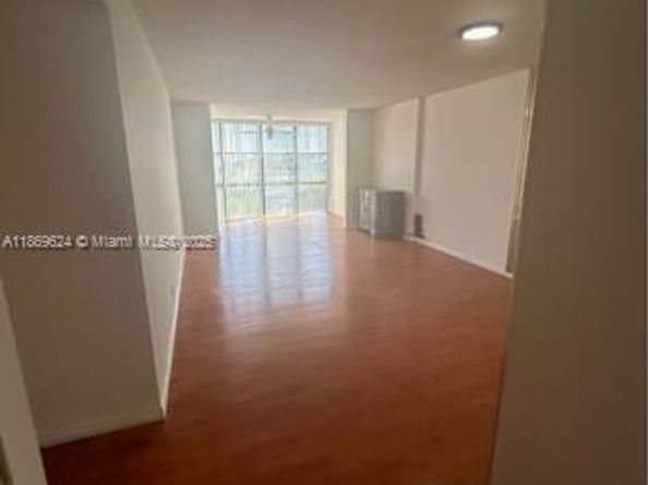 800 Parkview Dr 406, Hallandale Beach FL 33009