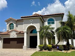 18423 NW 9th St, Pembroke Pines FL 33029