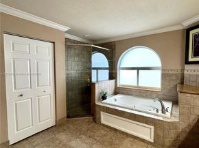18423 NW 9th St, Pembroke Pines FL 33029