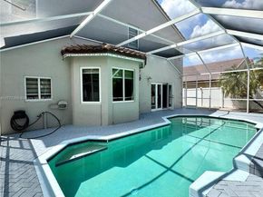 18423 NW 9th St, Pembroke Pines FL 33029