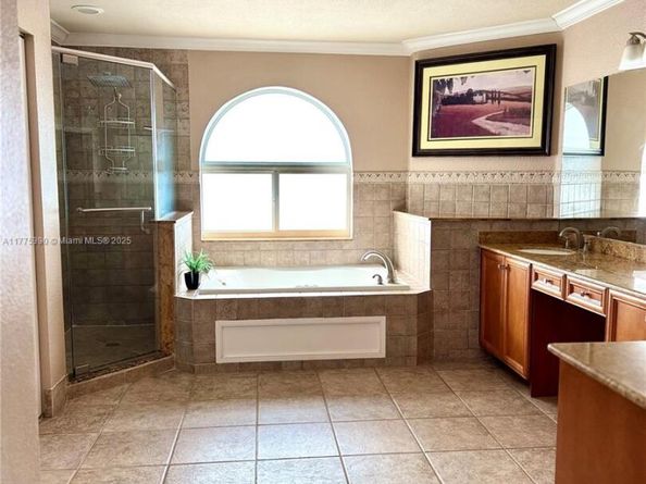 18423 NW 9th St, Pembroke Pines FL 33029