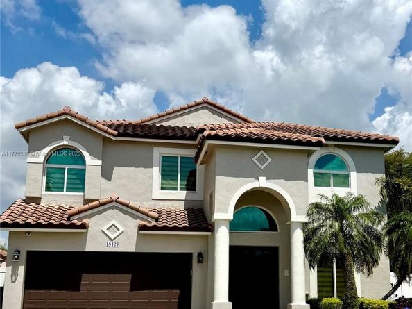 18423 NW 9th St, Pembroke Pines FL 33029