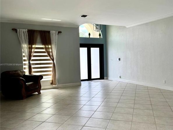 18423 NW 9th St, Pembroke Pines FL 33029