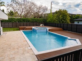 10475 SW 72nd Ave, Pinecrest FL 33156