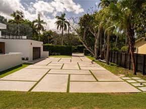 10475 SW 72nd Ave, Pinecrest FL 33156