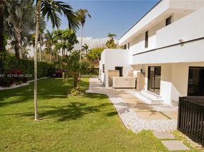 10475 SW 72nd Ave, Pinecrest FL 33156