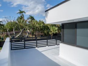 10475 SW 72nd Ave, Pinecrest FL 33156