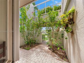 9785 NW 45th Ln, Doral FL 33178