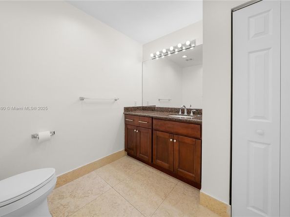 9785 NW 45th Ln, Doral FL 33178
