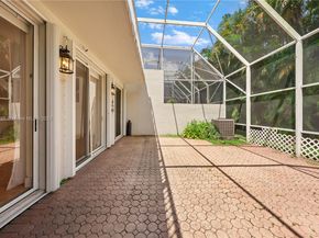 9785 NW 45th Ln, Doral FL 33178