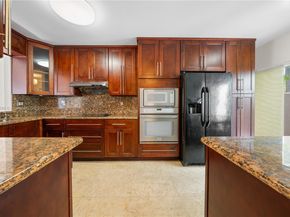 9785 NW 45th Ln, Doral FL 33178