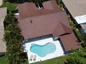 875 NW 108th Ln, Coral Springs FL 33071