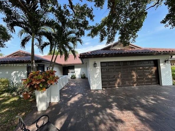875 NW 108th Ln, Coral Springs FL 33071