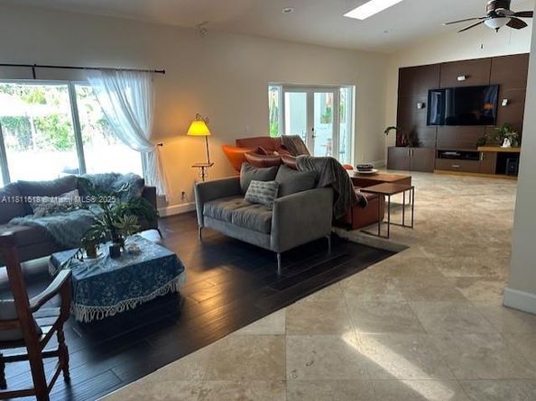 875 NW 108th Ln, Coral Springs FL 33071