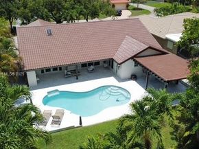 875 NW 108th Ln, Coral Springs FL 33071