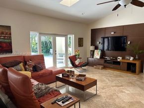 875 NW 108th Ln, Coral Springs FL 33071