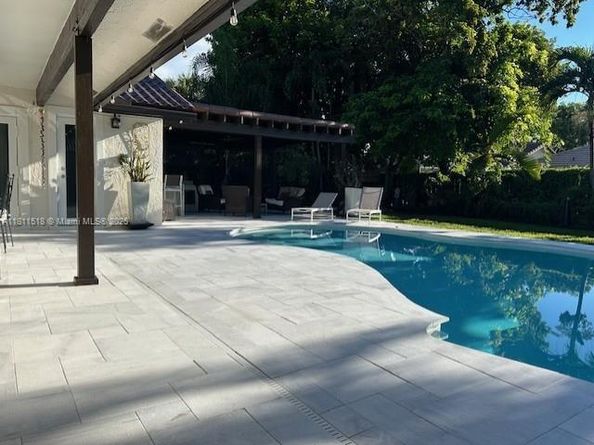 875 NW 108th Ln, Coral Springs FL 33071