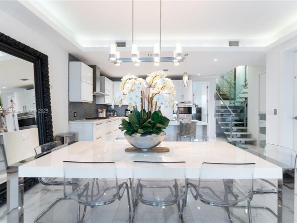 259 Shore Ct, Lauderdale By The Sea FL 33308